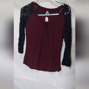 3/$5 Medium Burgundy Lace Sleeve Top